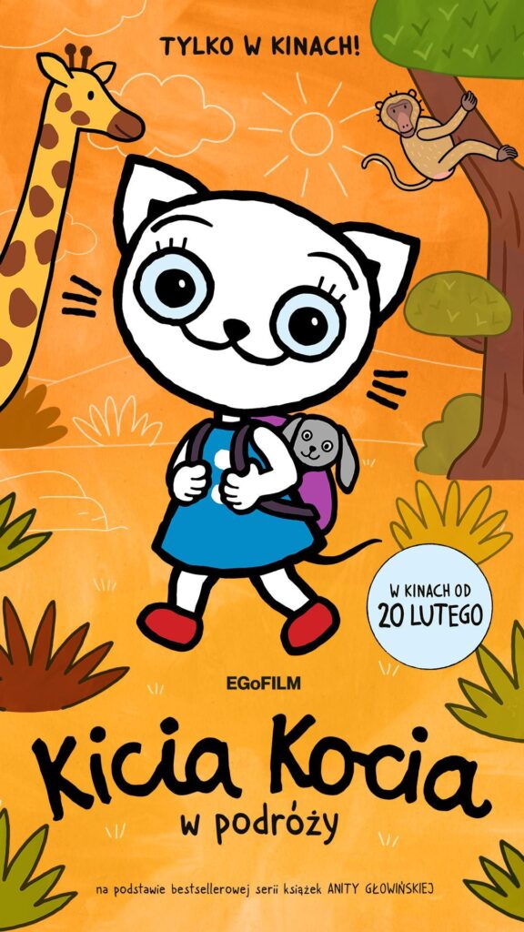 Pomarańczowy plakat z kotką Kicią Kocią i jej przyjaciółmi oraz tytułem „Kicia Kocia w podróży”.