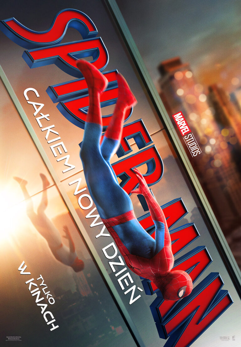 Plakat przedstawia superbohatera Spider-Mana zawieszonego głową w dół na szklanej fasadzie wysokiego budynku. Jego ciało ułożone jest pionowo – nogi znajdują się u góry plakatu, a głowa skierowana jest w dół. Ma na sobie charakterystyczny czerwono-niebieski kostium z czarnym wzorem pajęczej sieci oraz białymi oczami w masce. Spider-Man znajduje się na tle ogromnego napisu „SPIDER-MAN”, którego czerwone, trójwymiarowe litery z granatowym obramowaniem biegną pionowo przez środek plakatu. Po lewej stronie tytułu umieszczono biały napis „CAŁKIEM NOWY DZIEŃ”, również zapisany pionowo. Po prawej stronie, na wysokości ramion bohatera, znajduje się niewielkie logo Marvel Studios w czerwono-białych barwach. Szklana powierzchnia budynku odbija sylwetkę Spider-Mana oraz światło zachodzącego słońca. W tle, po prawej stronie, widoczne są rozmyte wieżowce miasta w ciepłych odcieniach pomarańczu i brązu. W lewym dolnym rogu znajduje się jasna poświata słoneczna. W lewym dolnym rogu plakatu umieszczono biały napis „TYLKO W KINACH”, ustawiony ukośnie. W prawym dolnym rogu znajdują się niewielkie logotypy wytwórni filmowych i informacje produkcyjne. Kolorystyka plakatu opiera się na kontraście ciepłych barw zachodzącego słońca z chłodnymi odcieniami szkła budynku oraz intensywną czerwienią i błękitem kostiumu Spider-Mana. Głównym elementem kompozycji jest postać bohatera oraz duży tytuł filmu, które zajmują większość powierzchni plakatu.